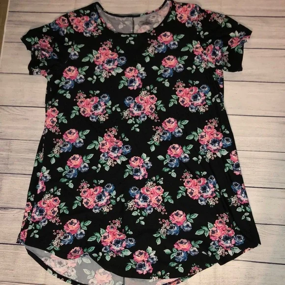 Bobbie Brooks Floral Tee - Picture 1 of 6